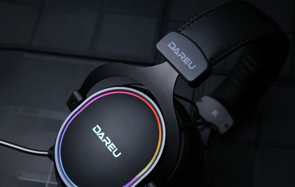 Gamer Fejhallgató Dareu EH925, Mikrofon, RGB világítás, USB csatlakozás, 1,8 m kábel
