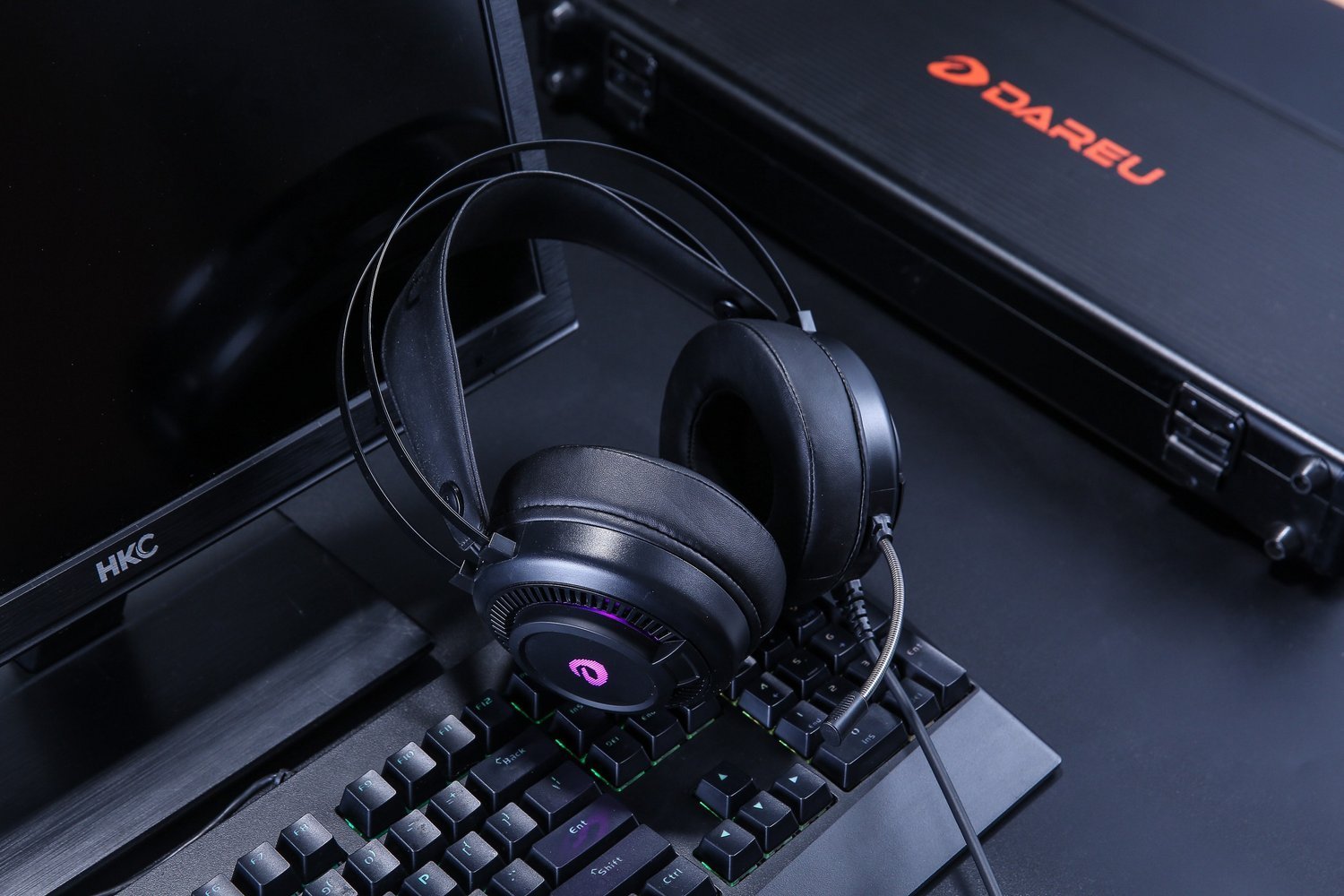 Gamer Fejhallgató Dareu EH416S, Mikrofon, RGB világítás, 3.5mm TRRS és USB csatlakozás