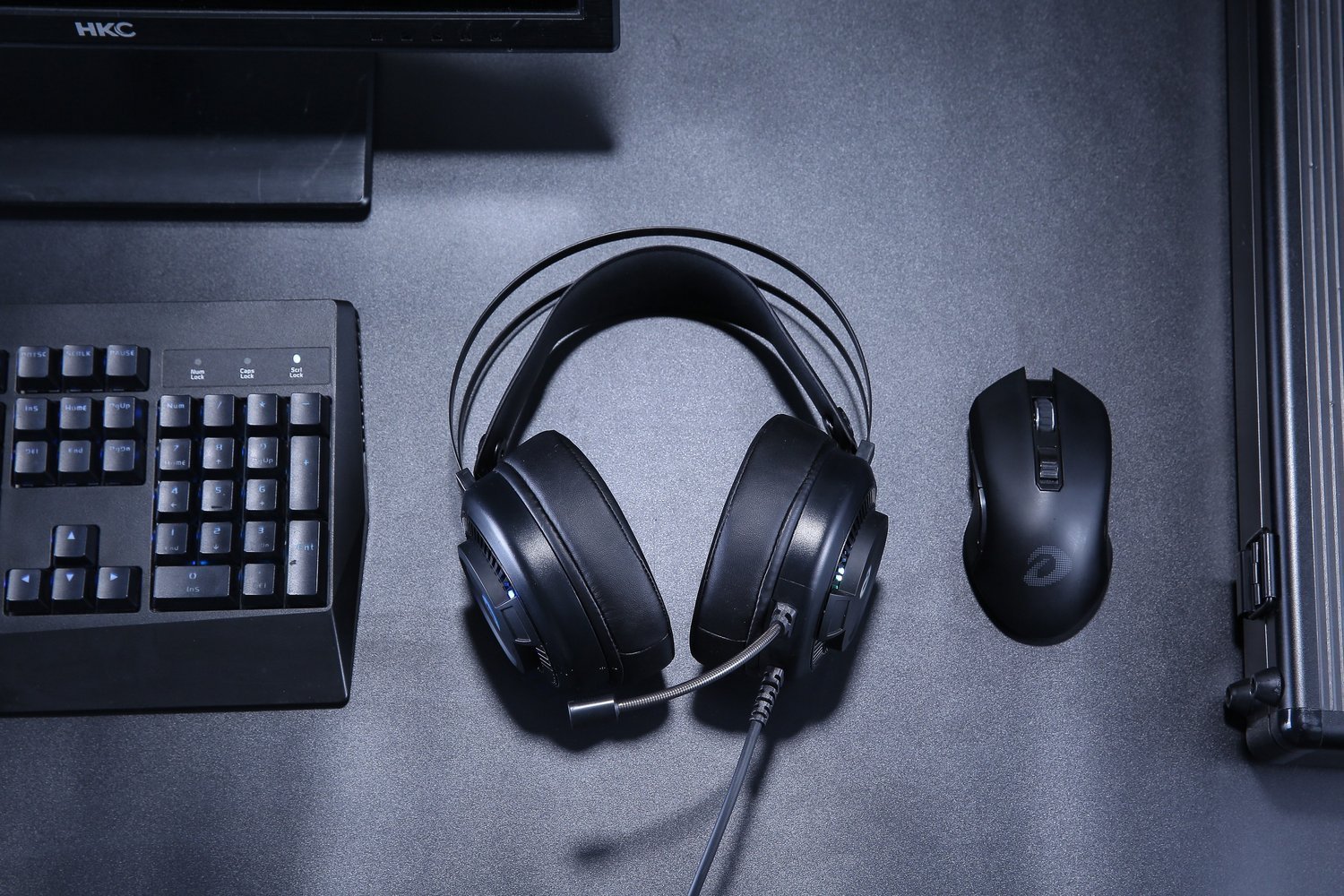 Gamer Fejhallgató Dareu EH416S, Mikrofon, RGB világítás, 3.5mm TRRS és USB csatlakozás